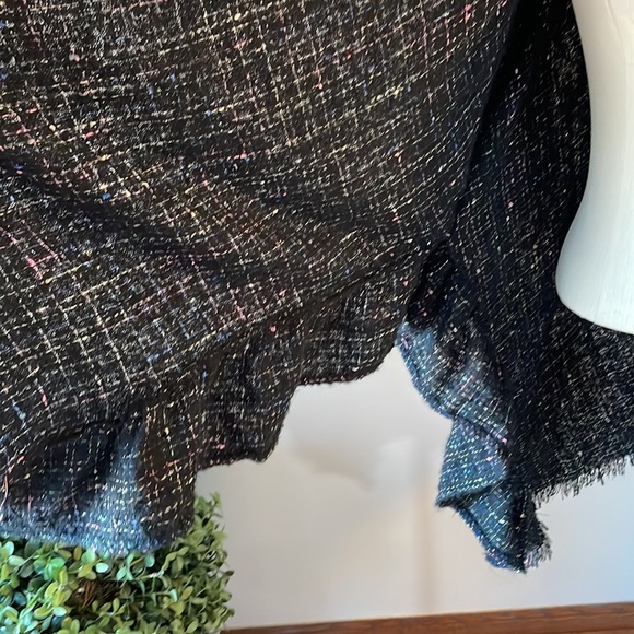 Cape / shawl sleeved ruffled longer length knit sweater has silver shine thread - Picture 7 of 12